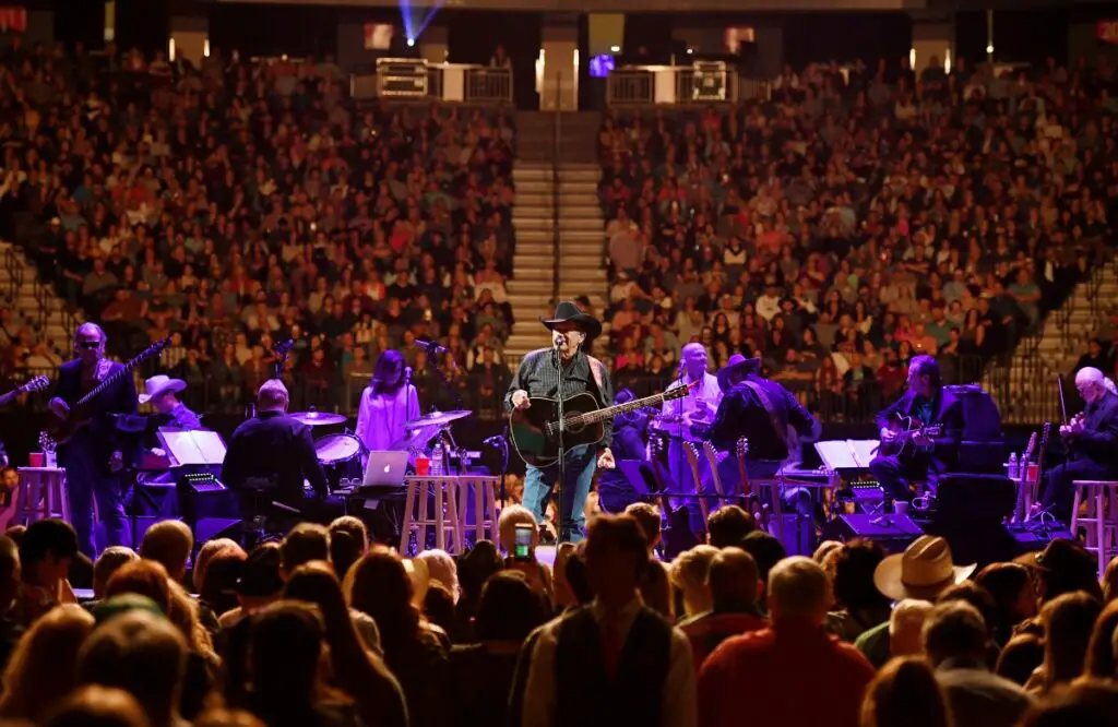 Strait Announces Return to Las Vegas 'We Will Finally Ride Again'