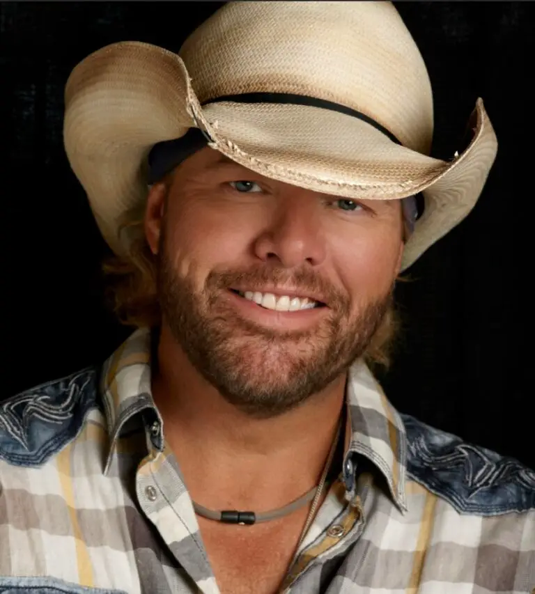 How Old Is Toby Keith Country Singer - Shara Jenilee