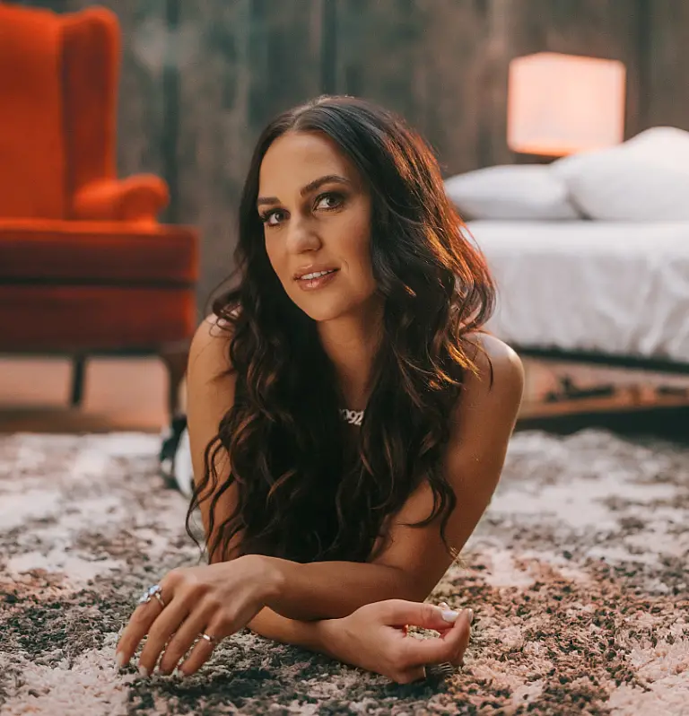 Jennifer Hart Waited a Lifetime to Release Debut ‘1992’ EP [EXCLUSIVE]