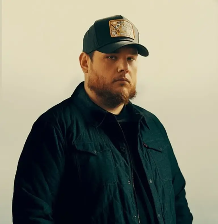 Luke Combs Releases Live Version of ‘Fast Car, Takes World Tour