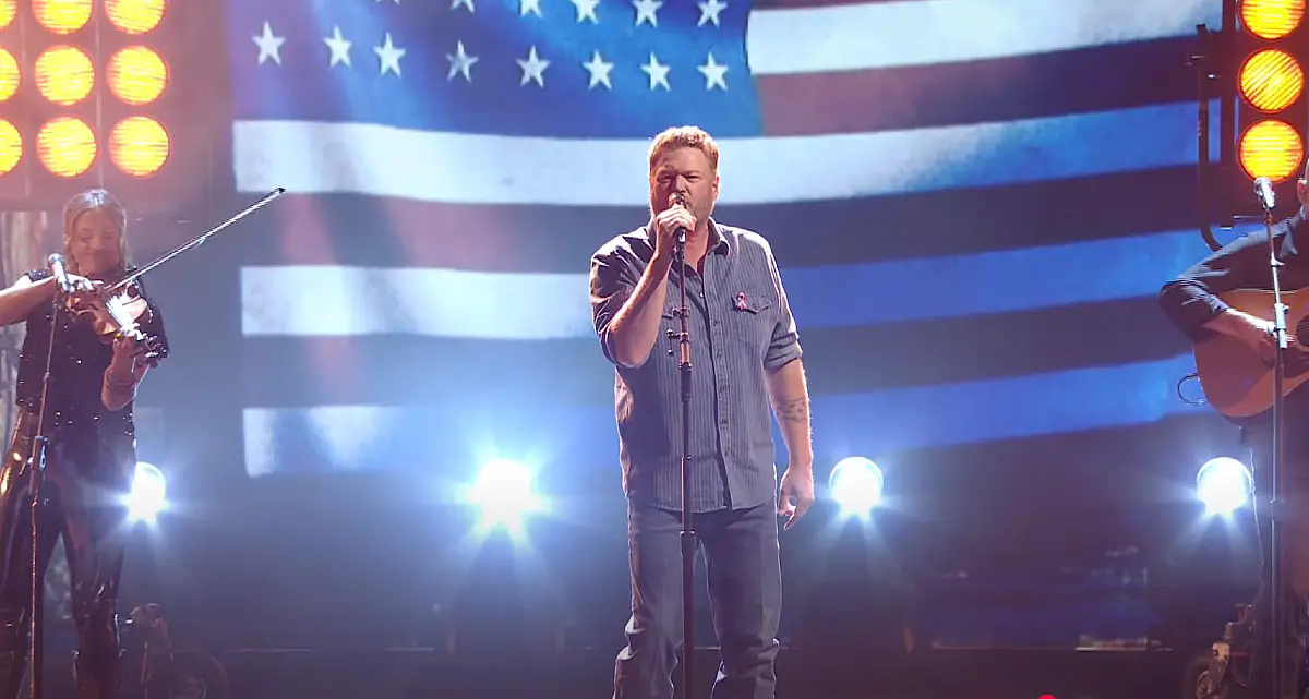 Blake Shelton Debuts 'Stay Country or Die Tryin'' At the American Music Awards [WATCH]