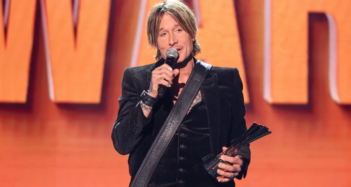 2025 ACM Awards: Keith Urban Receives the Triple Crown Award [WATCH]