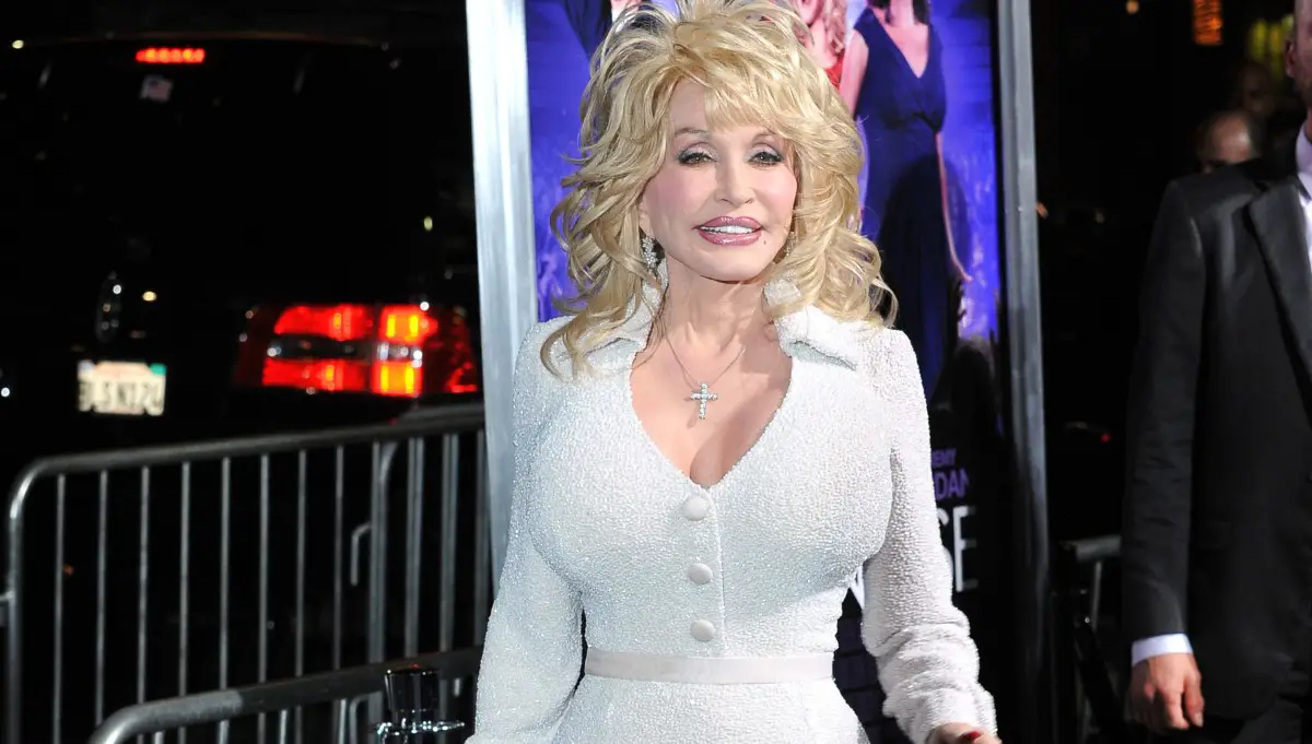 Dolly Parton Still Feels Carl Dean's Presence, 3 Months After He Passed Away