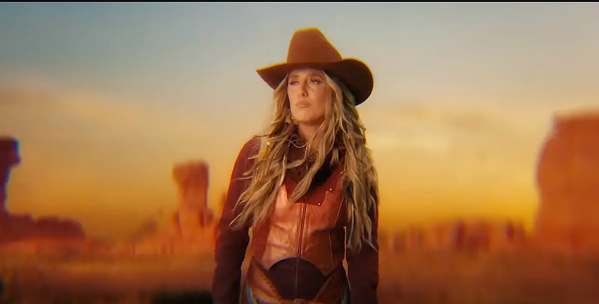 Lainey Wilson Releases 'Somewhere Over Larredo' Video [WATCH]