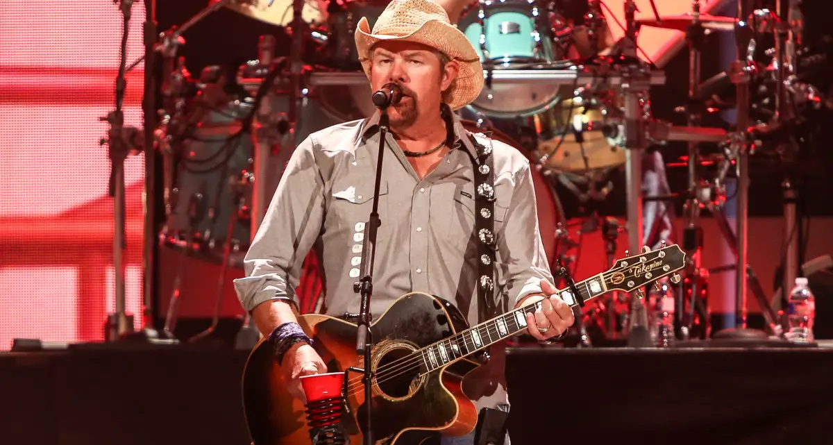 32 Years Ago: Toby Keith Scores His First No. 1 Single With 'Should've Been a Cowboy'
