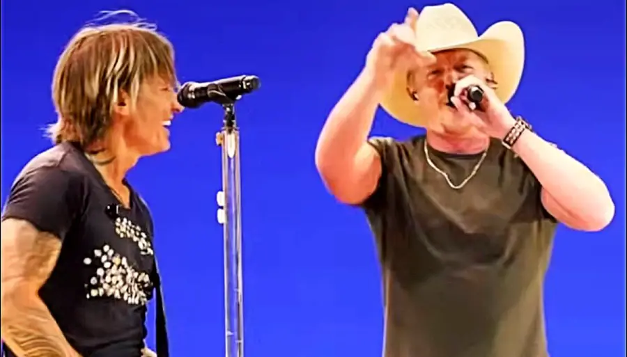 Keith Urban Performs a '90s Classic With 'The Road' Contestant Adam Sanders [WATCH]