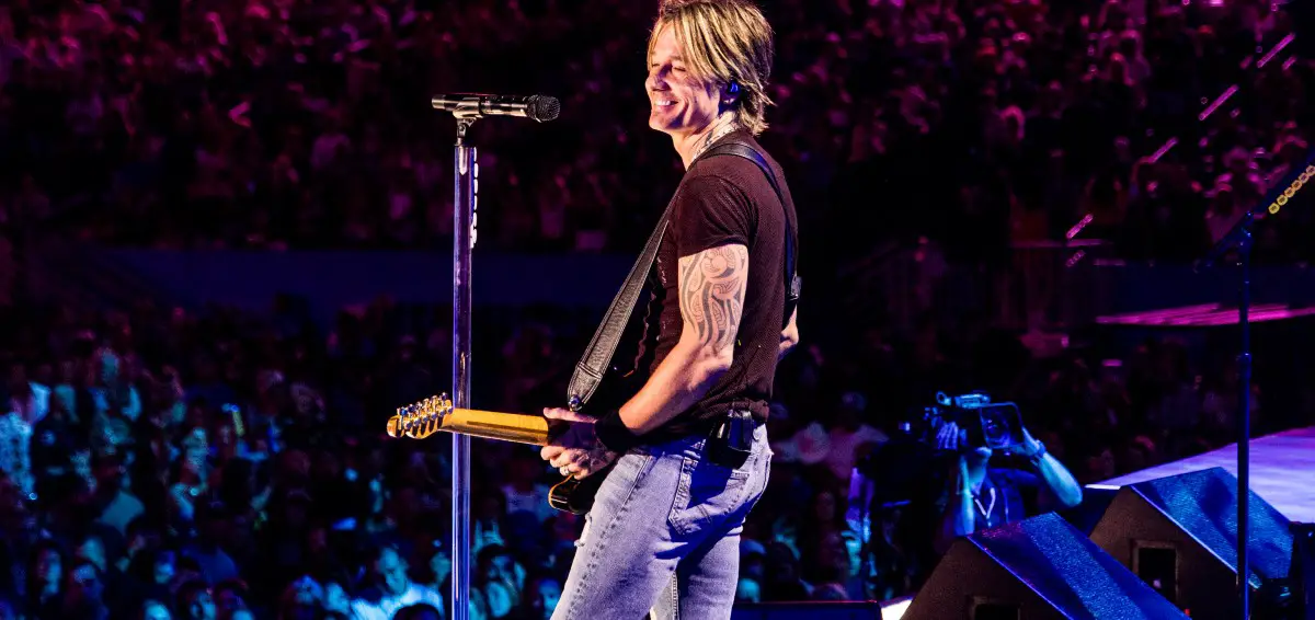 Keith Urban Reveals Plans For A Live Album, Announces Release of 'Long Hot Summer'