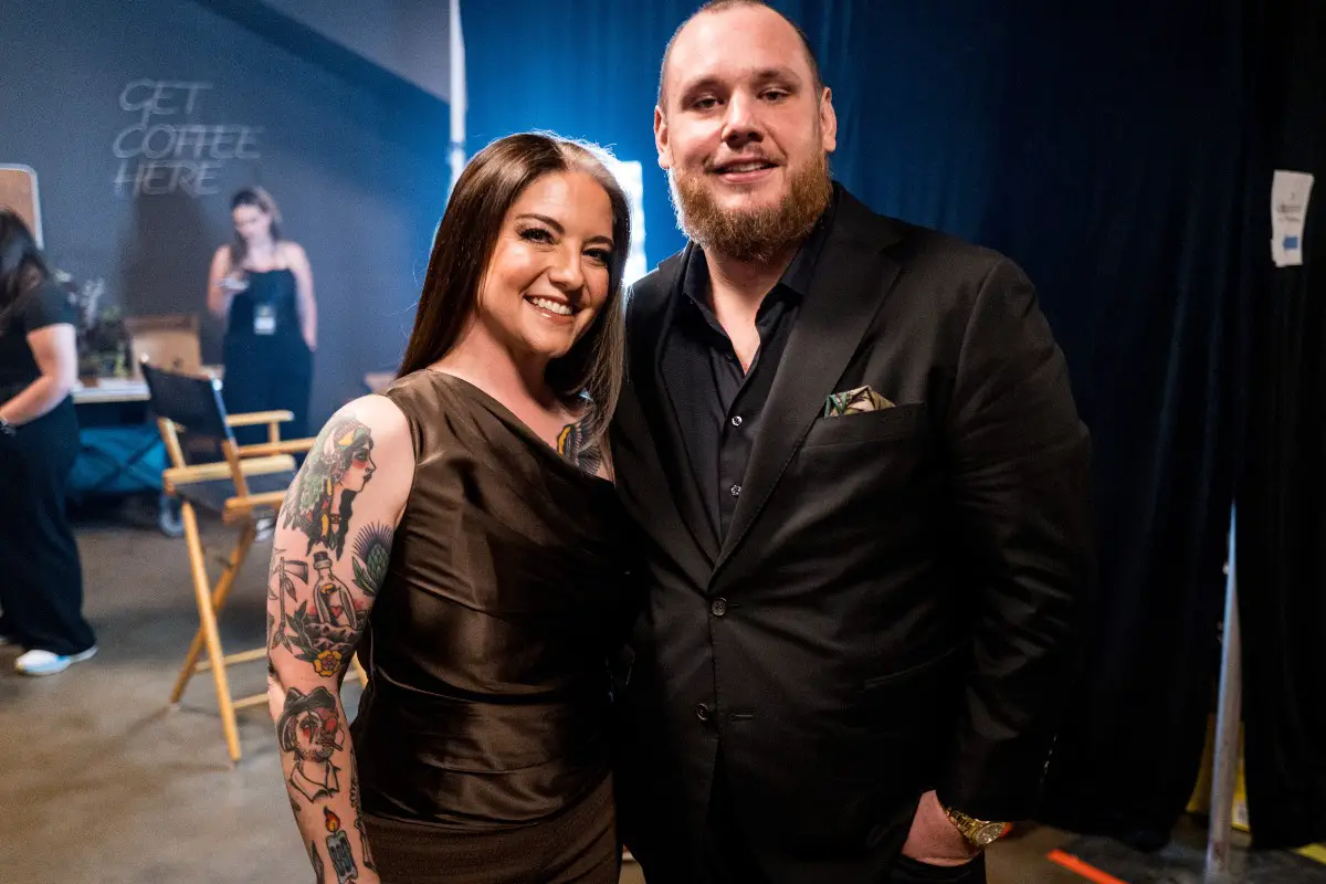 Ashley McBryde Performs 'Beer Never Broke My Heart' In Tribute to Luke Combs [WATCH]