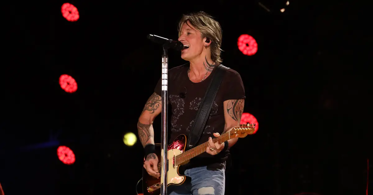 Keith Urban Drops Live Version of 'Straight Line' [LISTEN]