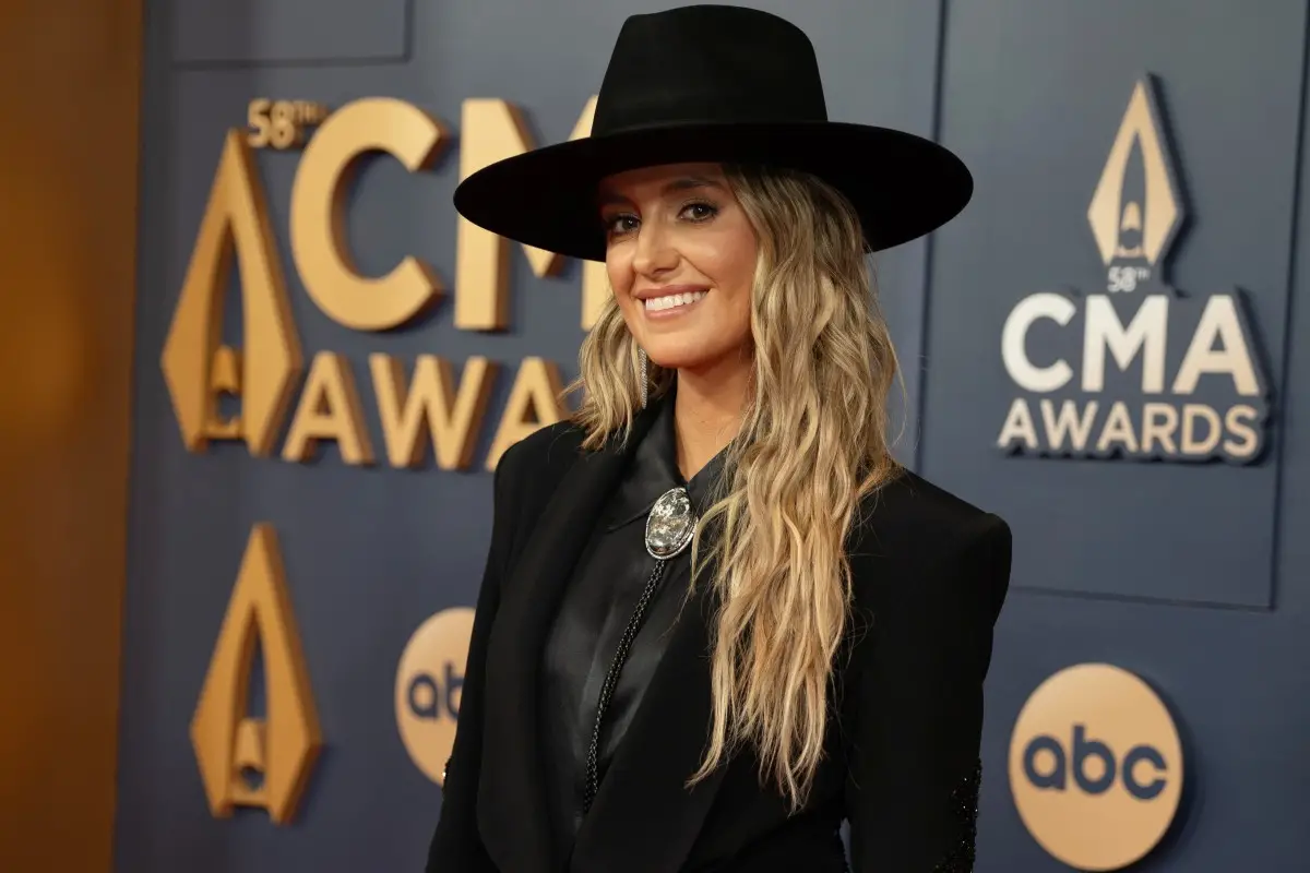 2025 CMA Awards: Lainey Wilson Reacts to Her Entertainer of the Year Nomination