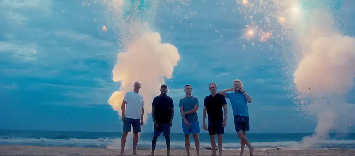 Bottle Rockets Sco Scotty McCreery Speaks Out As 'Bottle Rockets' Hits No. 1