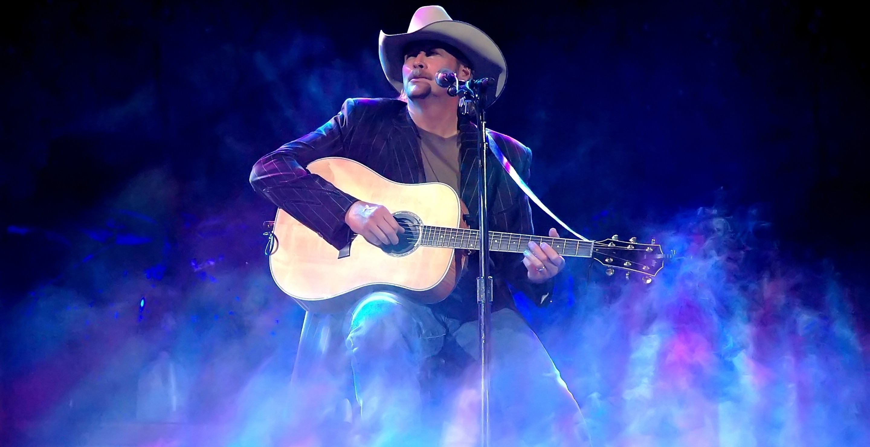 Alan Jackson Announces Final Show With Luke Bryan, Carrie Underwood, Keith Urban + More