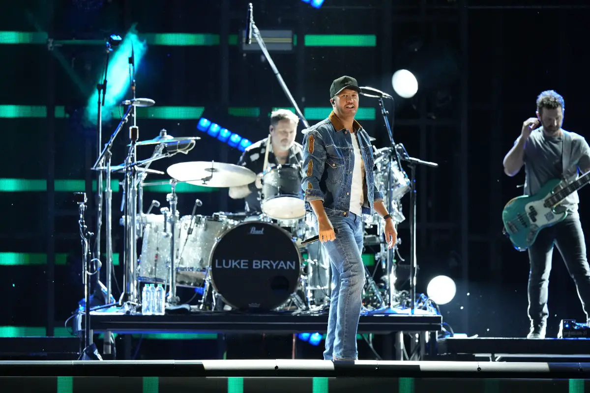 Luke Bryan Opens Up About the Loss of His Sister Kelly in 2007