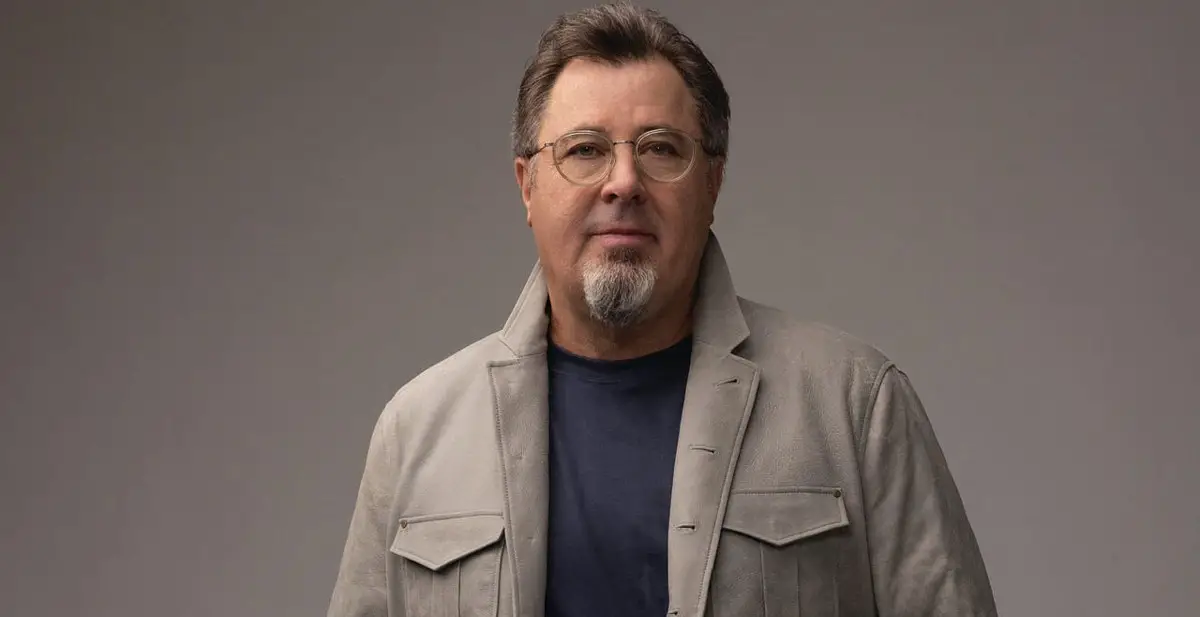 Vince Gill Signs Lifetime Record Deal, Announces Plans For More Music