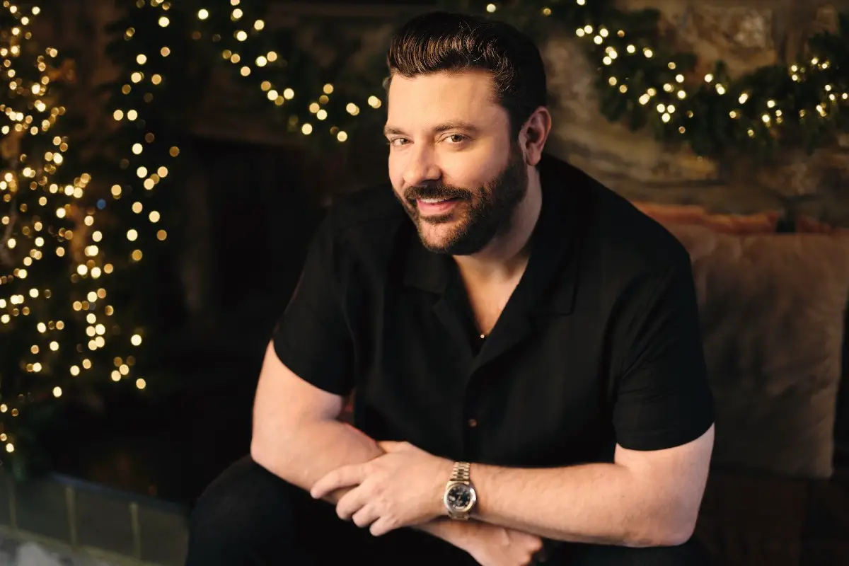 Chris Young Releases Original New Song, 'Christmas Ain't Christmas'