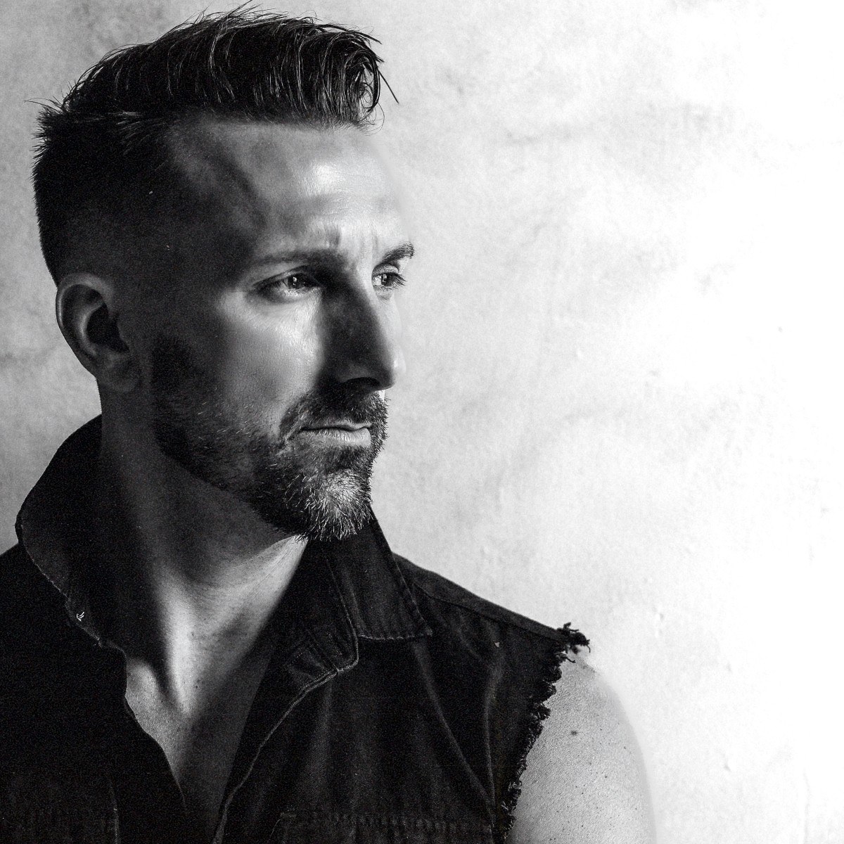 JD Shelburne Premieres 'Little Heartbreaker' From New Album [LISTEN]