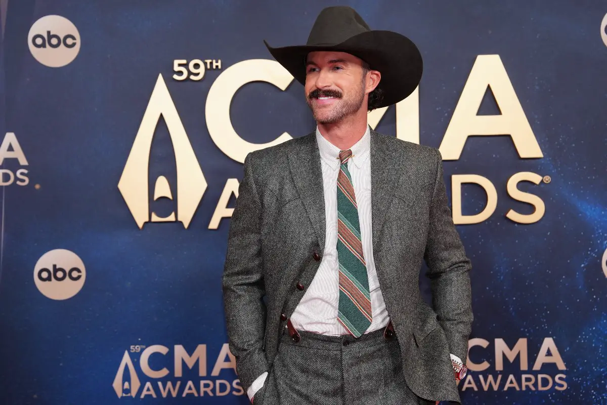 Riley Green Loves His 'Big Family Gathering' Every Thanksgiving