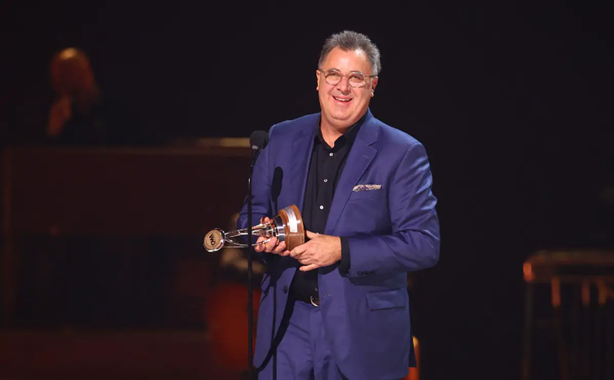 2025 CMA Awards: Vince Gill Receives the Willie Nelson Lifetime Achievement Award