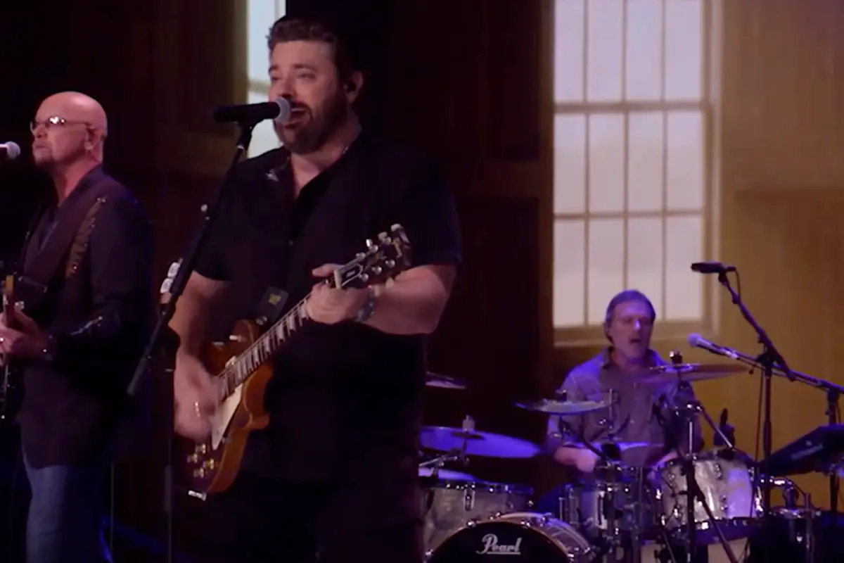 Chris Young Performs 'I Didn't Come Here To Leave' on 'Live With Kelly and Mark'