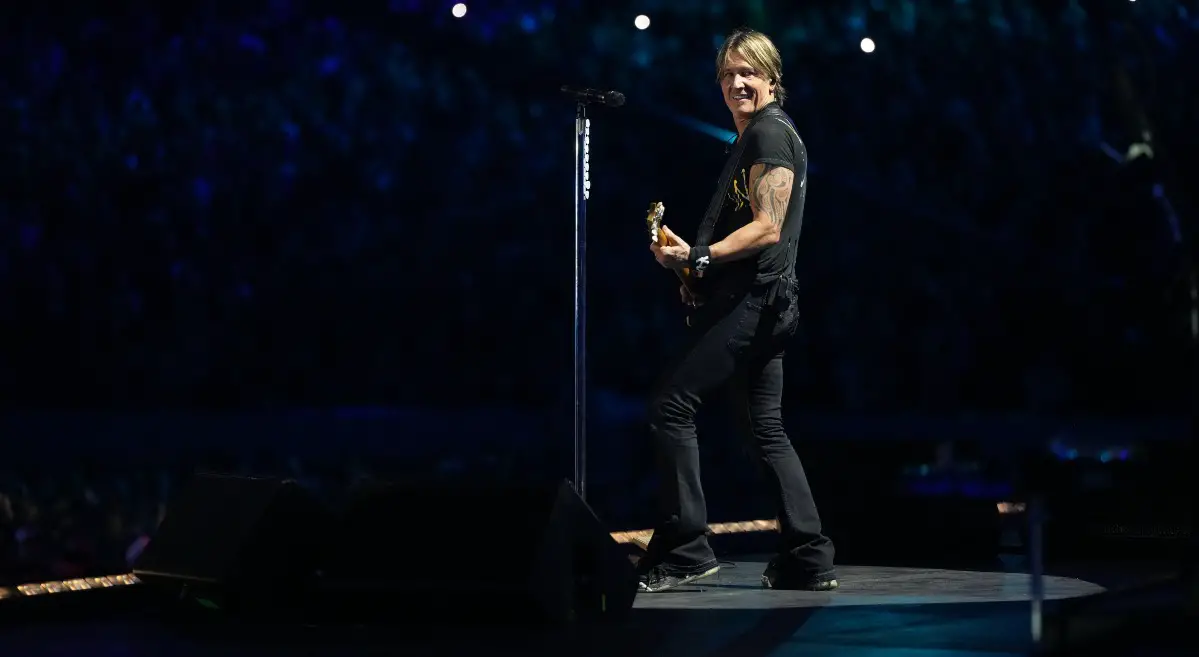 Keith Urban Drops 20-Song Live Album, 'High And A(Live)'