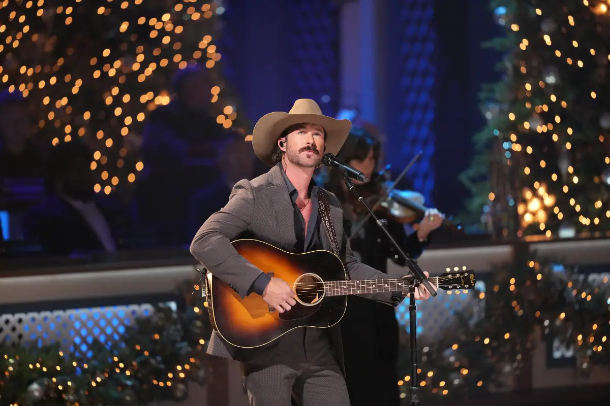 Riley Green Performs Original 'Christmas to Me' for 'CMA Country Christmas' [WATCH]