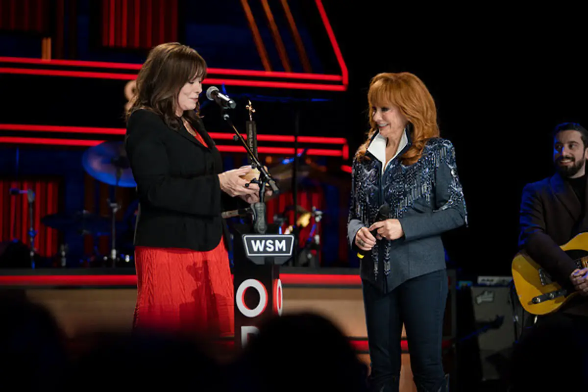 Suzy Bogguss Is Inducted by Reba McEntire Into the Grand Ole Opry [WATCH]