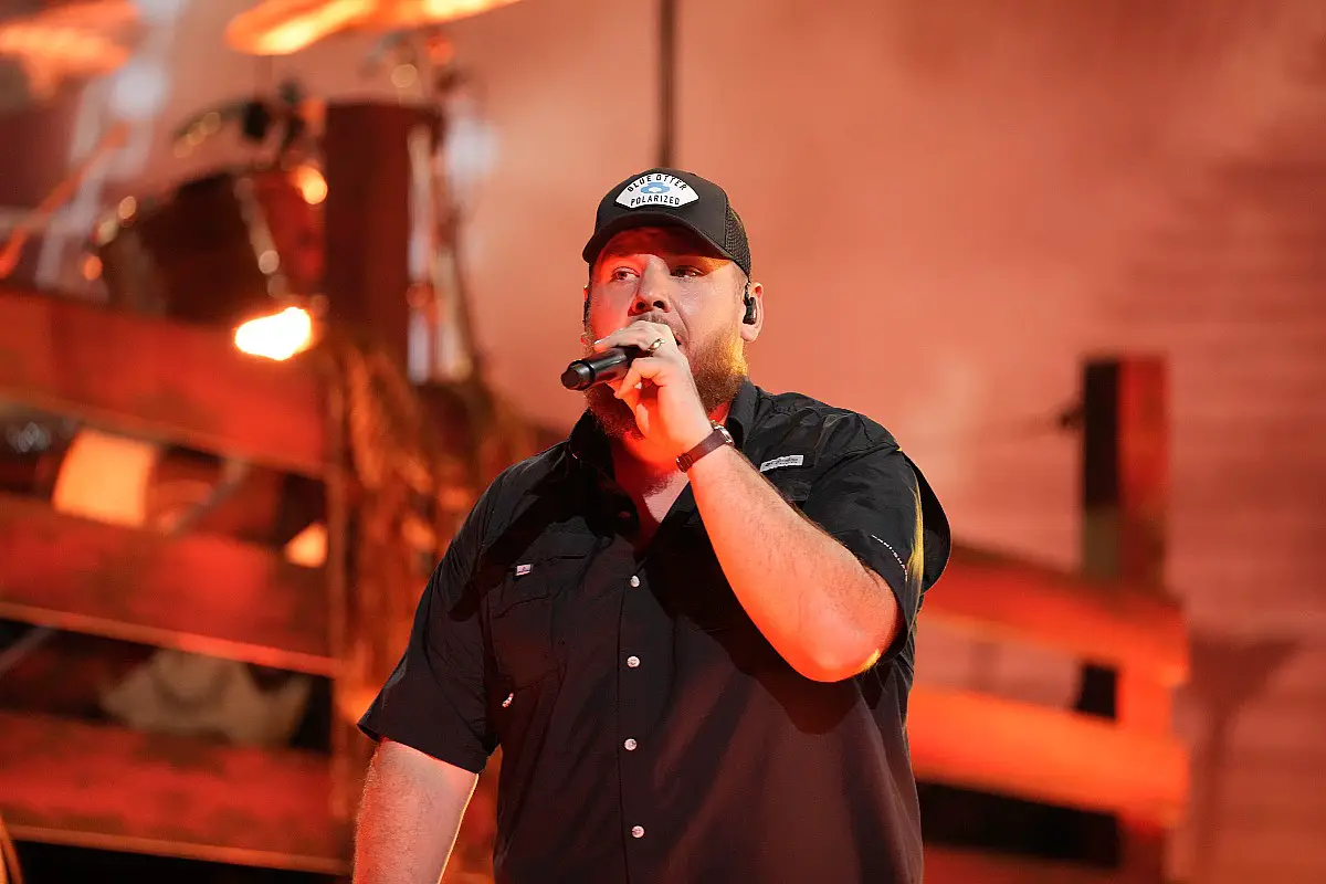 Luke Combs Shares Performance Video of 'Sleepless In a Hotel Room' [WATCH]