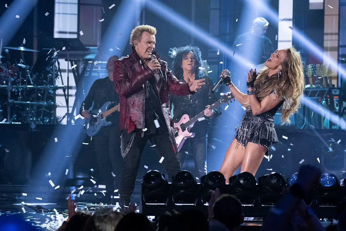 Carrie Underwood Performs With Billy Idol on 'American Idol' [WATCH]