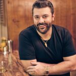 Chris Young Announces Deluxe Version of 'I Didn't Come Here To Leave'