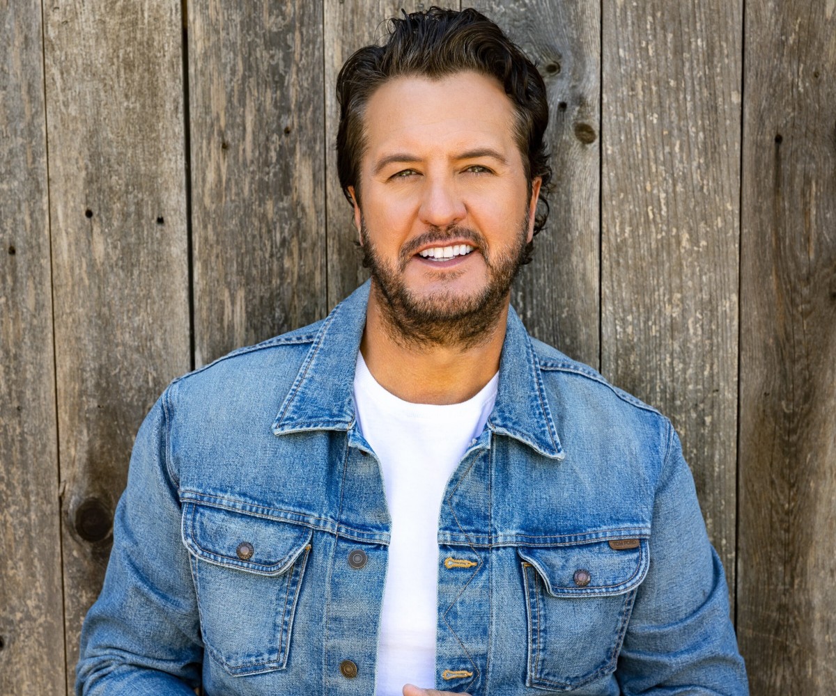 Luke Bryan Announces Release of New Album, 'Signs'