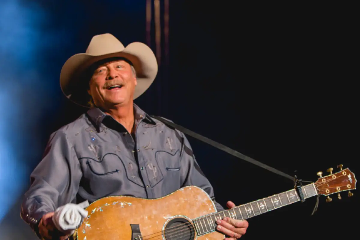 Alan Jackson Announces Release of 'Still The One' Ahead of Farewell Show