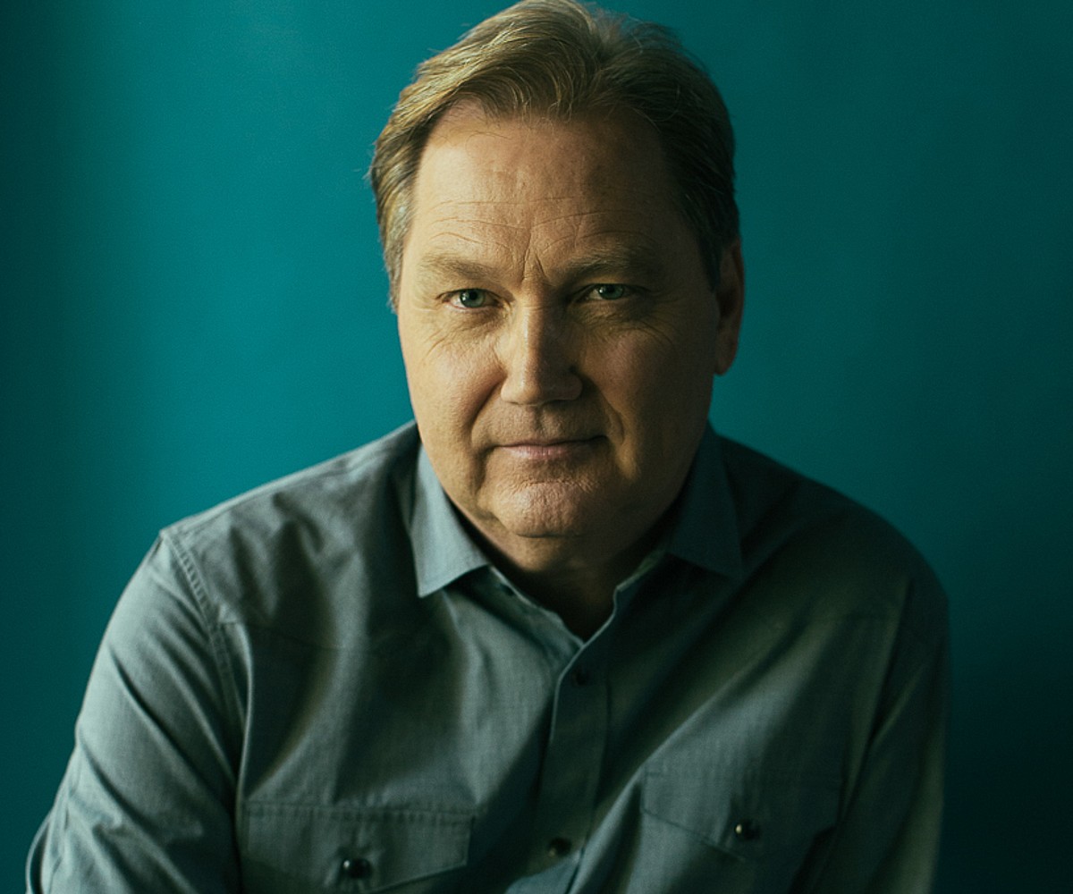Steve Wariner Embraces Art, Launches His Own Solo Art Exhibit [EXCLUSIVE]