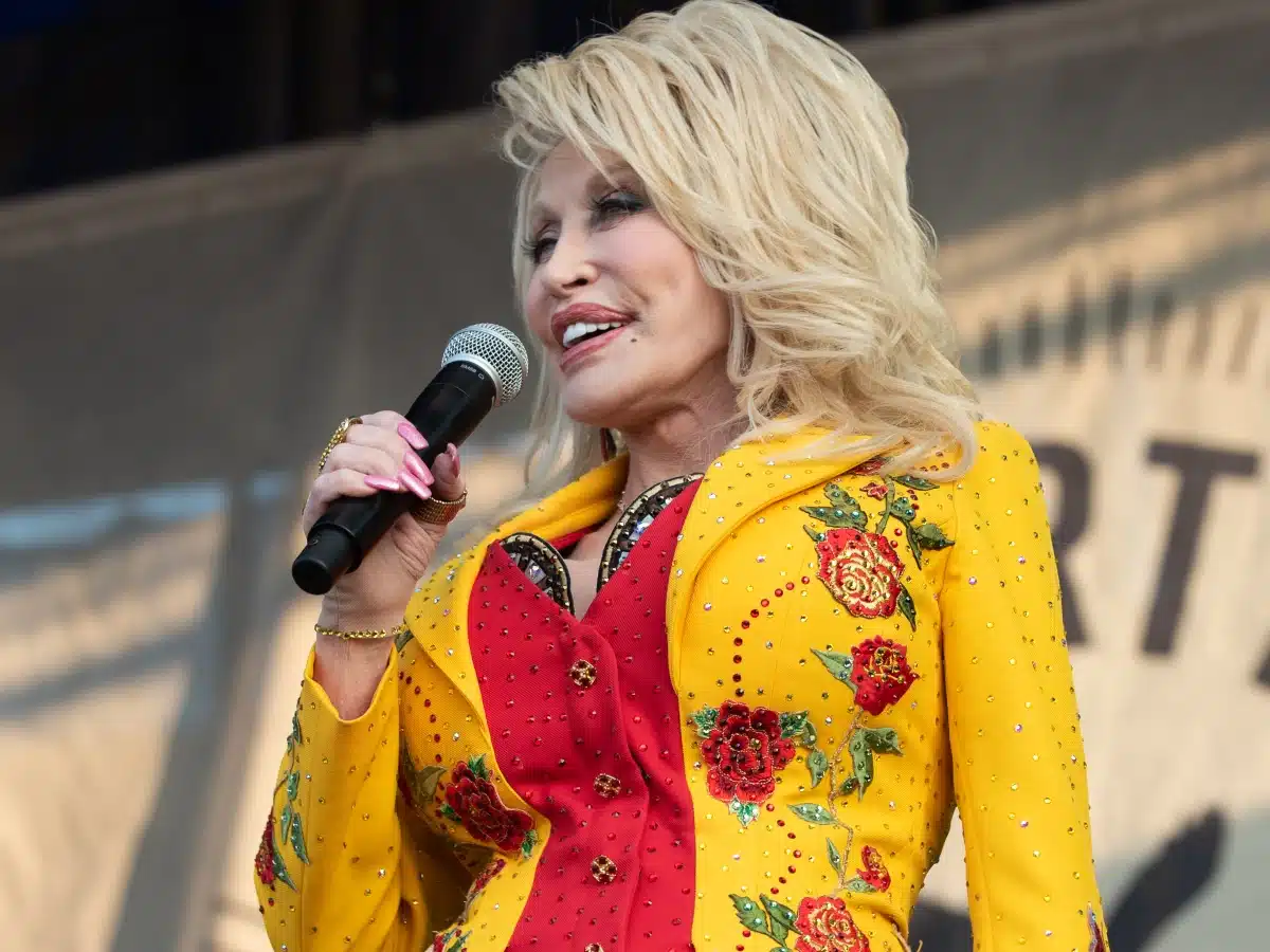 Dolly Parton's Burial Was 'Very Quiet': 'She Wanted It Very Small'