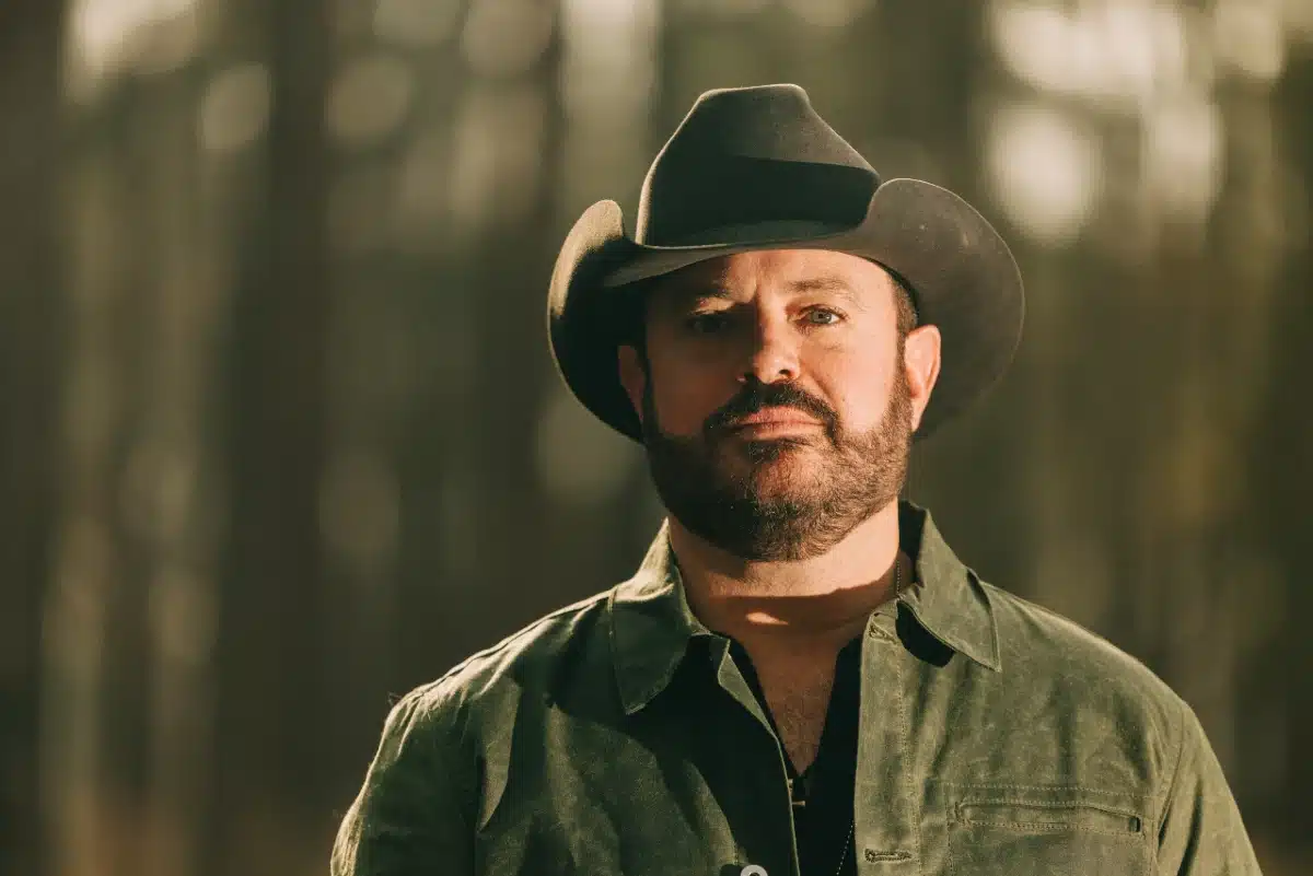 Wade Bowen Breaks the Mold With New 'The Version of Me You Get' Album [EXCLUSIVE]