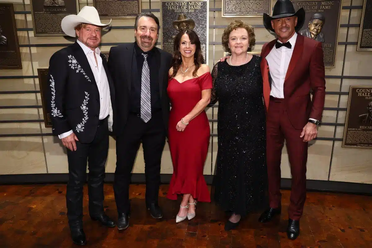Tim McGraw, Paul Overstreet, and The Stanley Brothers Inducted Into the Country Music Hall of Fame
