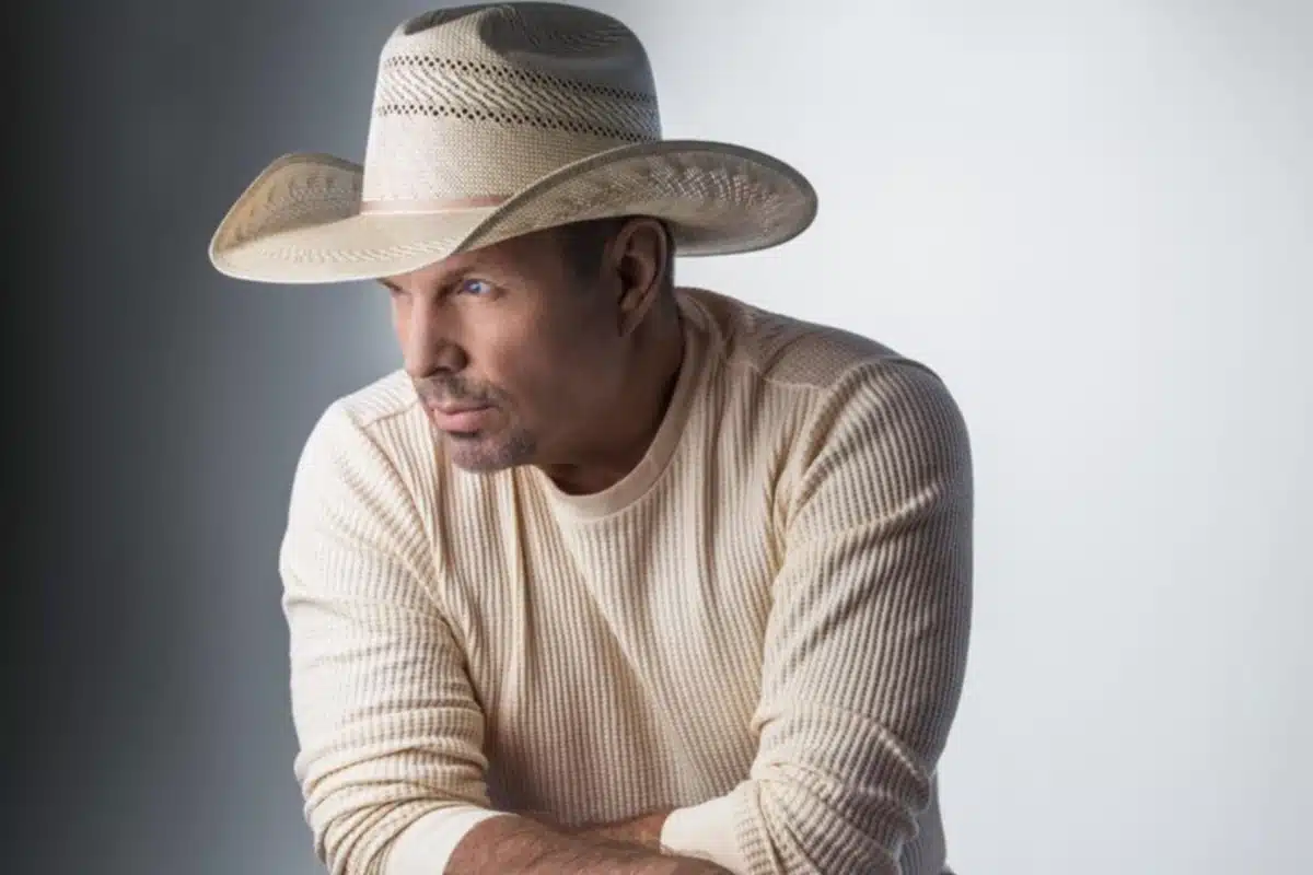 Garth Brooks Praises Canada Ahead of Dates On His Blame It All On My Roots Tour