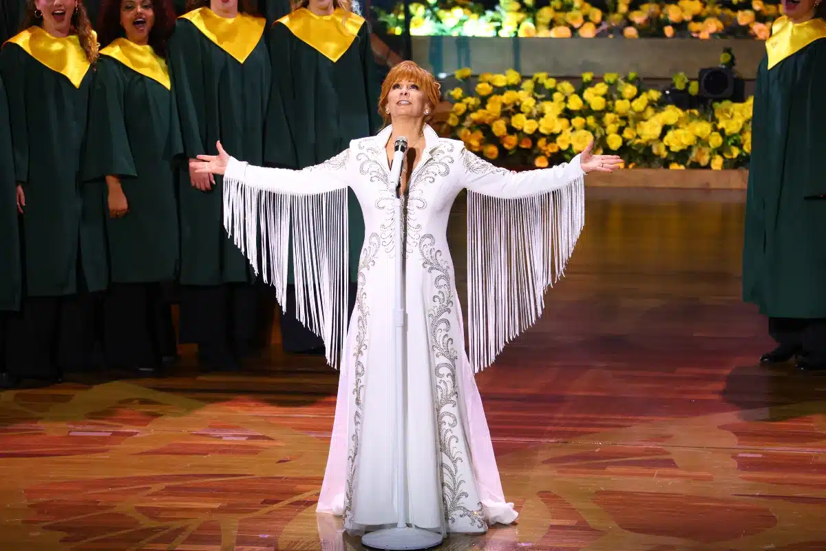 Reba McEntire Performs 'He's Alive' at Dolly Parton Tribute Show [WATCH]